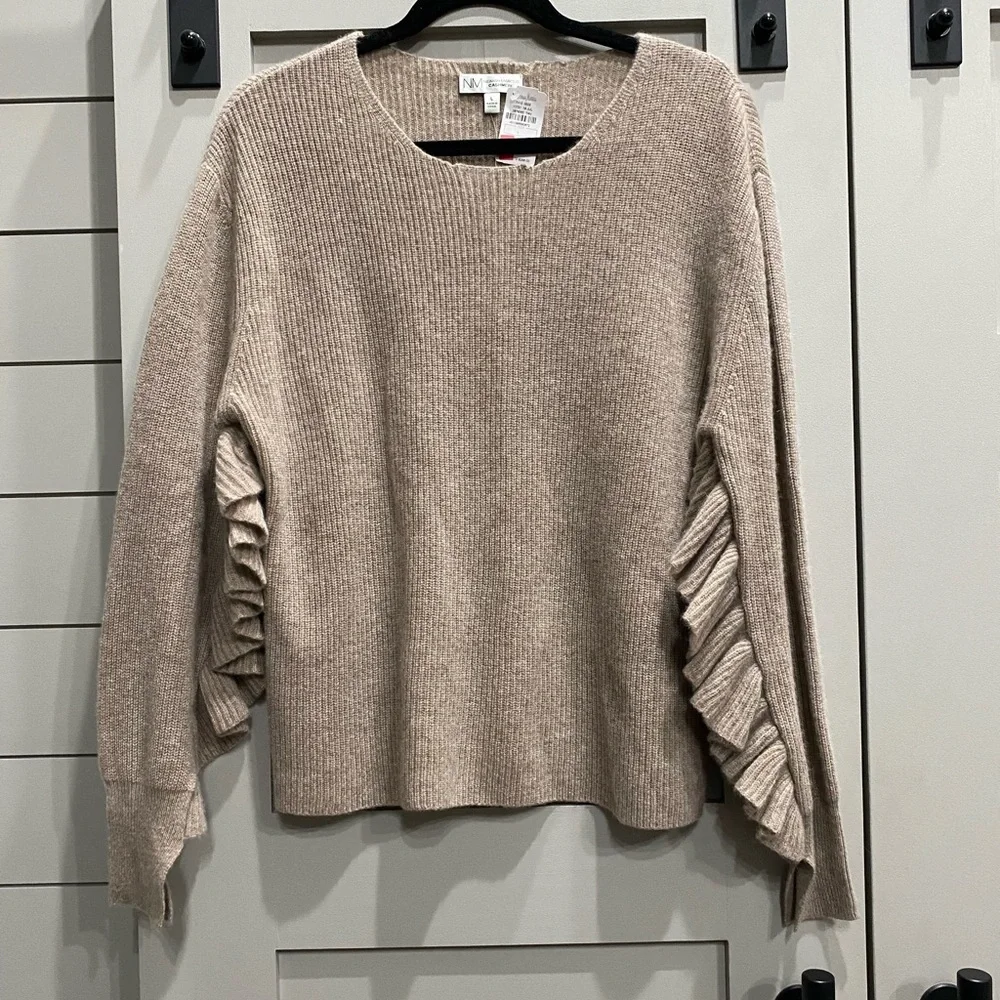 Neman Marcus Cashmere Sweater - Picture 1 of 3